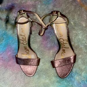 Beautiful pink thick heel. Single strap. Size 12.